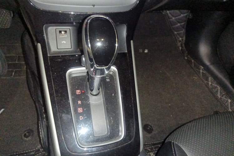 Used Nissan Sylphy 2019 Classic 1.6XL CVT Luxury Edition Gear Lever