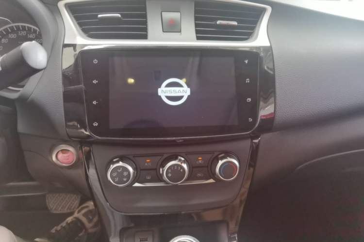 Used Nissan Sylphy 2019 1.6XV CVT Smart Connect Luxury Edition China VI Standard Audio And AC Panel