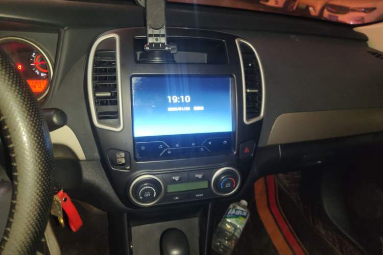 Used Nissan Sylphy 2019 Classic 1.6XE+ CVT Smart Connect Luxury Edition Audio And AC Panel