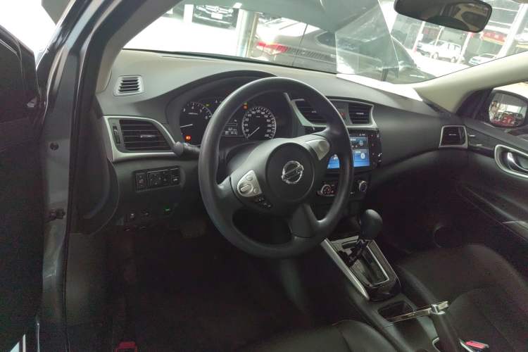 Used Nissan Sylphy 2019 Classic 1.6XL CVT Luxury Edition Center Console