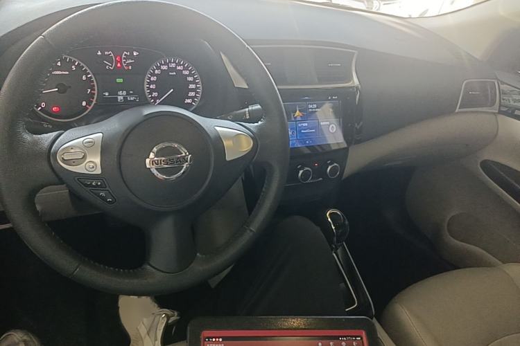 Used Nissan Sylphy 2019 1.6XV CVT Smart Connect Luxury Edition China VI Standard Center Console