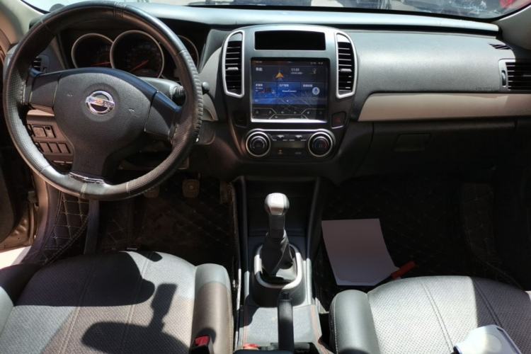 Used Nissan Sylphy 2019 Classic 1.6XE+ Manual SmartConnect Leading Edition Center Console