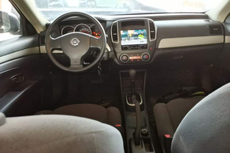 Used Nissan Sylphy 2019 Classic 1.6XE+ CVT SmartConnect Leading Edition Center Console