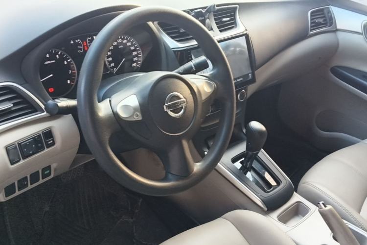 Used Nissan Sylphy 2019 1.6XE CVT Comfort Edition China V Standard Center Console