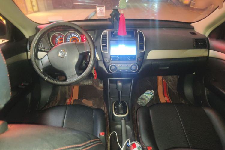 Used Nissan Sylphy 2019 Classic 1.6XE+ CVT Smart Connect Luxury Edition Center Console