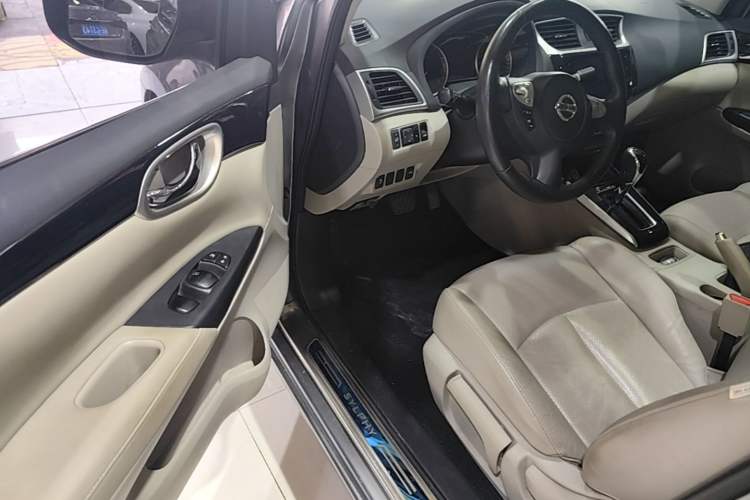 Used Nissan Sylphy 2019 1.6XV CVT Smart Connect Luxury Edition China VI Standard Driver Seat