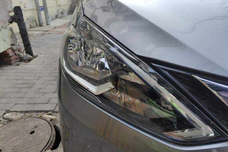 Used Nissan Sylphy 2019 Classic 1.6XL CVT Luxury Edition Exterior 3