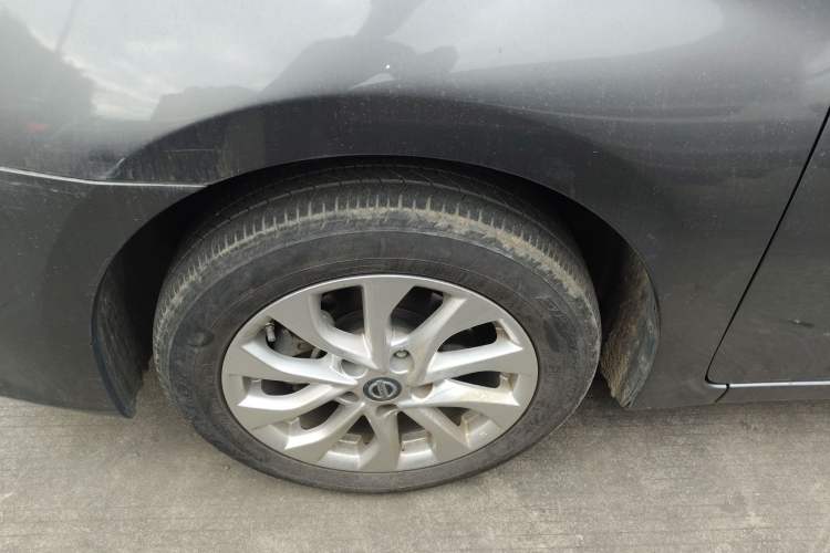 Used Nissan Sylphy 2019 1.6XV CVT Smart Connect Luxury Edition China VI Standard Exterior 4