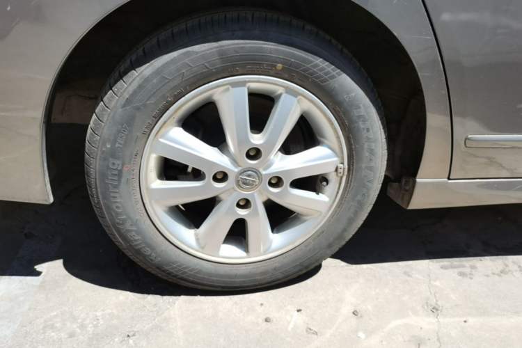 Used Nissan Sylphy 2019 Classic 1.6XE+ Manual SmartConnect Leading Edition Exterior 5