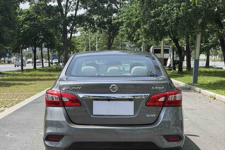 Used Nissan Sylphy 2019 1.6XV CVT Smart Connect Luxury Edition China VI Standard Exterior 8
