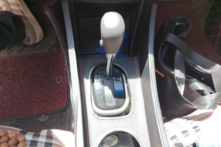 Used Nissan Sylphy 2019 Classic 1.6XE+ CVT SmartConnect Leading Edition Gear Lever