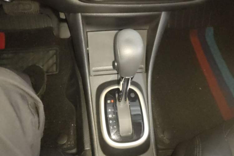 Used Nissan Sylphy 2019 Classic 1.6XE+ CVT SmartConnect Leading Edition Gear Lever