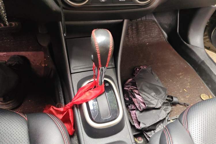 Used Nissan Sylphy 2019 Classic 1.6XE+ CVT SmartConnect Leading Edition Gear Lever