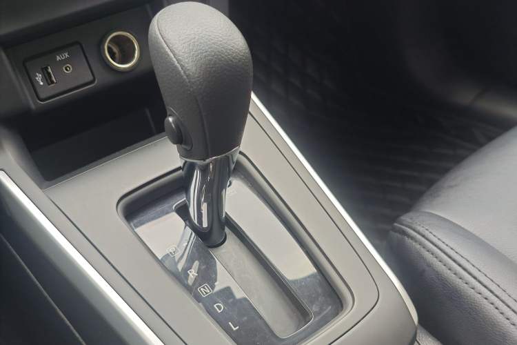 Used Nissan Sylphy 2019 Classic 1.6XE CVT Comfort Edition Gear Lever