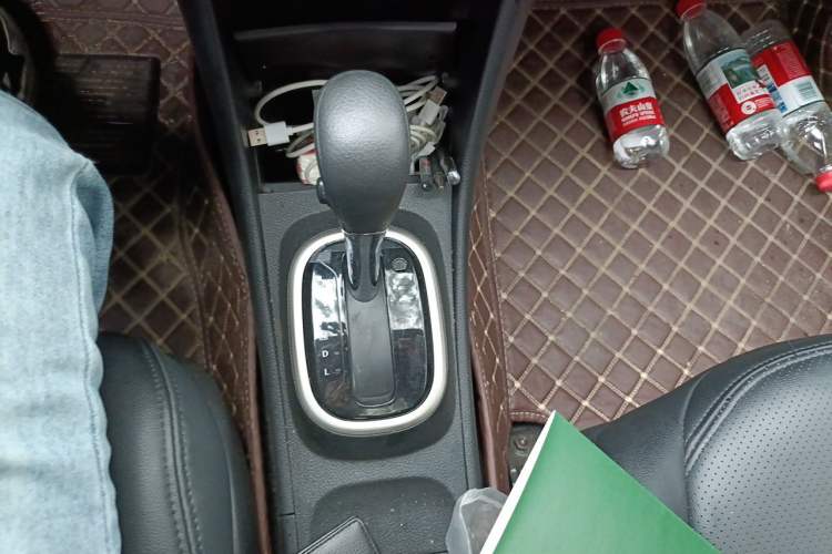 Used Nissan Sylphy 2019 Classic 1.6XE+ CVT SmartConnect Leading Edition Gear Lever