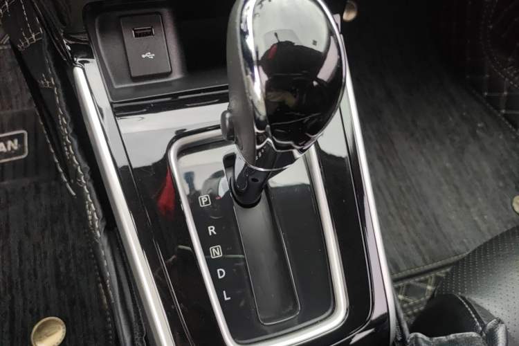 Used Nissan Sylphy 2019 1.6XV CVT Smart Connect Luxury Edition China V Standard Gear Lever