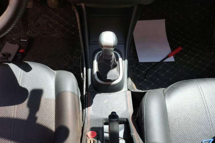 Used Nissan Sylphy 2019 Classic 1.6XE+ Manual SmartConnect Leading Edition Gear Lever