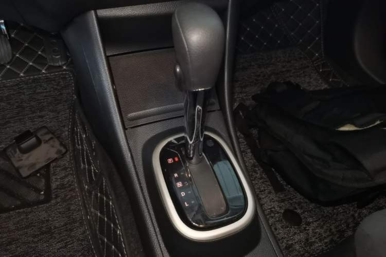Used Nissan Sylphy 2019 Classic 1.6XE+ CVT SmartConnect Leading Edition Gear Lever