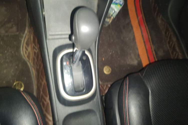 Used Nissan Sylphy 2019 Classic 1.6XE+ CVT Smart Connect Luxury Edition Gear Lever