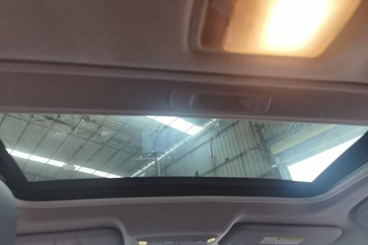 Used Nissan Sylphy 2019 1.6XV CVT Smart Connect Luxury Edition China VI Standard Headliner