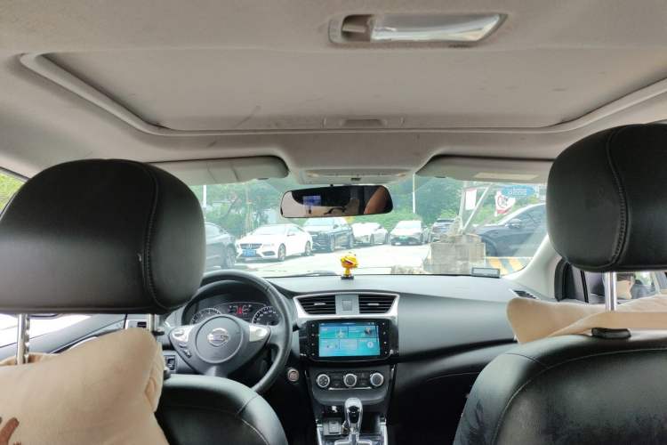 Used Nissan Sylphy 2019 1.6XV CVT Smart Connect Luxury Edition China VI Standard Headliner
