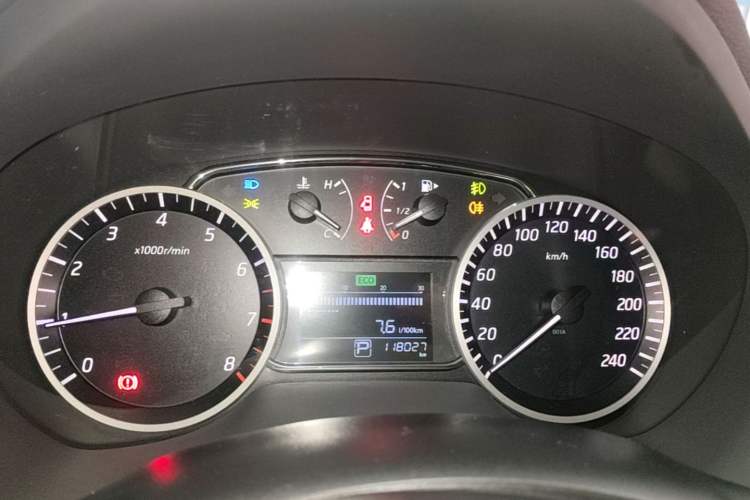 Used Nissan Sylphy 2019 1.6XV CVT Smart Connect Luxury Edition China VI Standard Instrument Cluster
