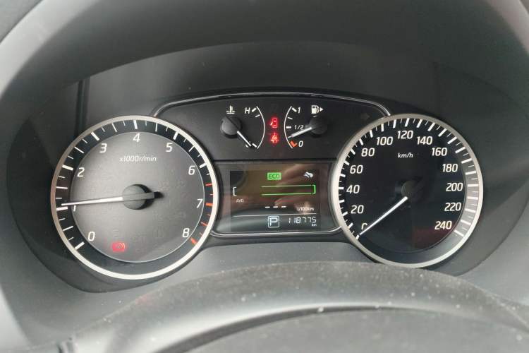 Used Nissan Sylphy 2019 1.6XV CVT Smart Connect Luxury Edition China VI Standard Instrument Cluster