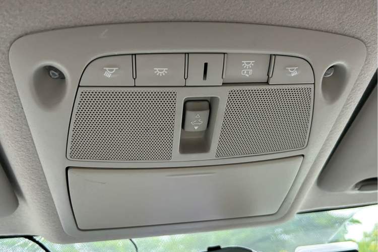 Used Nissan Sylphy 2019 1.6XV CVT Smart Connect Luxury Edition China VI Standard Interior 9