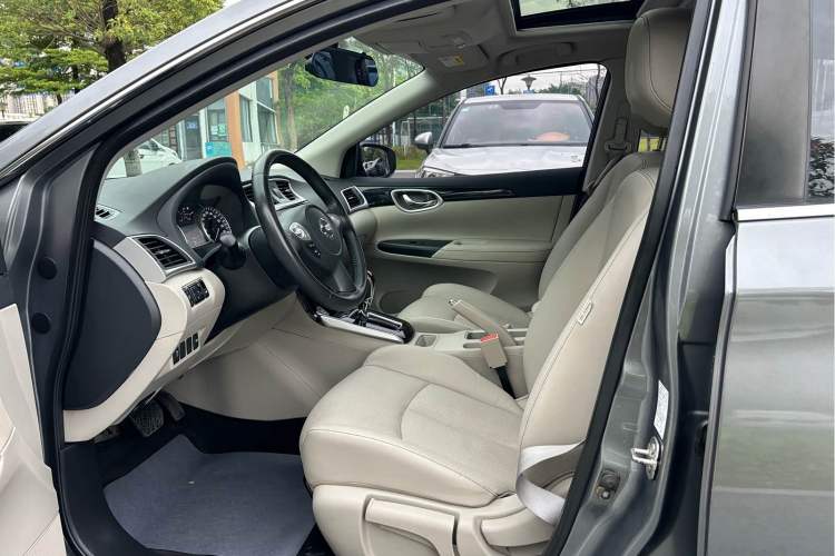 Used Nissan Sylphy 2019 1.6XV CVT Smart Connect Luxury Edition China VI Standard Left Front Seat