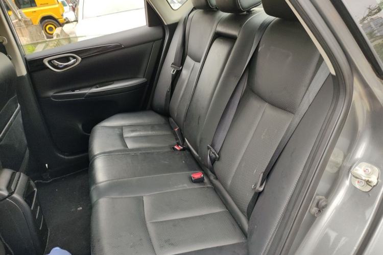 Used Nissan Sylphy 2019 1.6XV CVT Smart Connect Luxury Edition China VI Standard Left Rear Seat