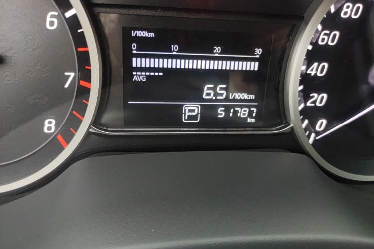 Used Nissan Sylphy 2019 1.6XV CVT Smart Connect Luxury Edition China V Standard Odometer Close Up