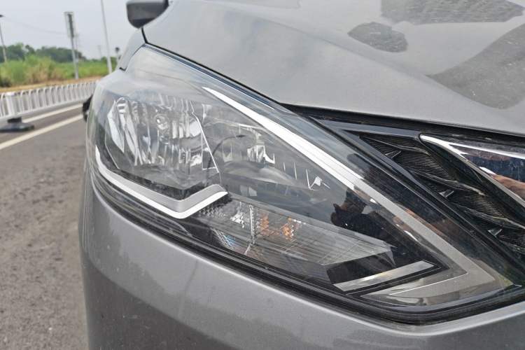 Used Nissan Sylphy 2019 Classic 1.6XE CVT Comfort Edition Right Front Headlight