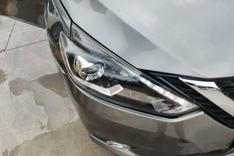 Used Nissan Sylphy 2019 1.6XV CVT Smart Connect Luxury Edition China VI Standard Right Front Headlight