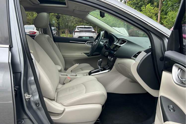 Used Nissan Sylphy 2019 1.6XV CVT Smart Connect Luxury Edition China VI Standard Right Front Seat