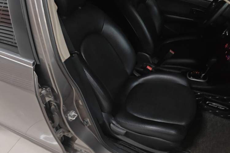 Used Nissan Sylphy 2019 Classic 1.6XE+ CVT SmartConnect Leading Edition Right Front Seat
