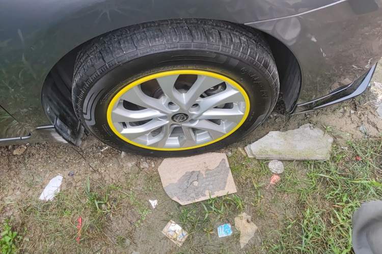 Used Nissan Sylphy 2019 1.6XV CVT Smart Connect Luxury Edition China V Standard Right Front Wheel Hub