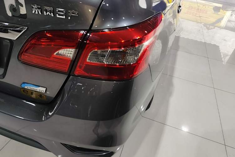 Used Nissan Sylphy 2019 1.6XV CVT Smart Connect Luxury Edition China VI Standard Right Rear Taillight