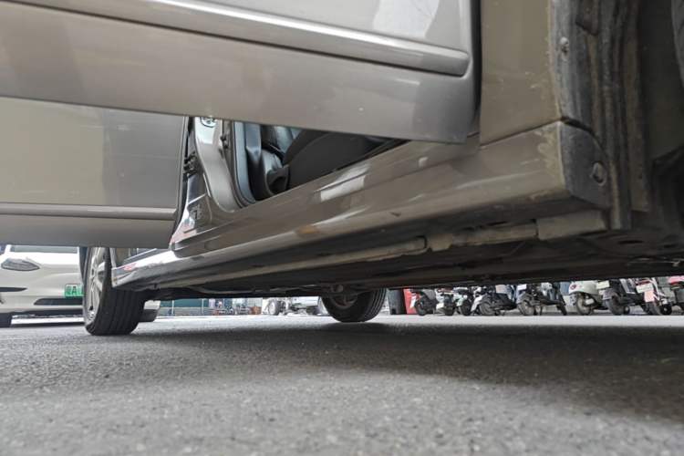 Used Nissan Sylphy 2019 Classic 1.6XE+ CVT SmartConnect Leading Edition Right Side Sill