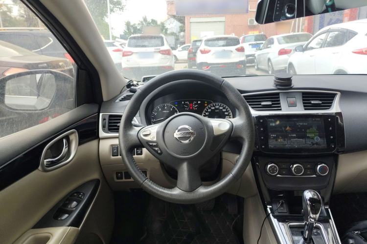 Used Nissan Sylphy 2019 1.6XV CVT Smart Connect Luxury Edition China VI Standard Steering Wheel