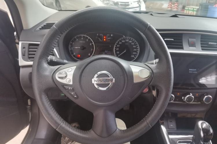 Used Nissan Sylphy 2019 1.6XV CVT Smart Connect Luxury Edition China VI Standard Steering Wheel