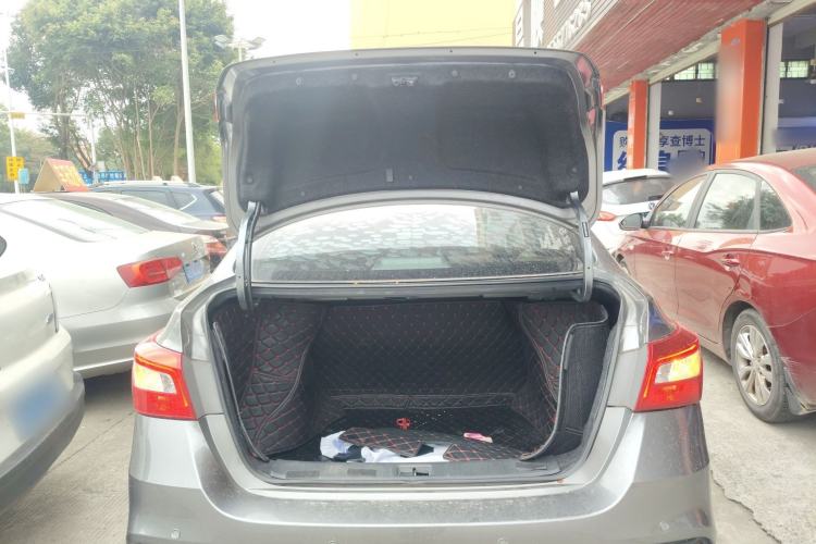 Used Nissan Sylphy 2019 1.6XV CVT Smart Connect Luxury Edition China VI Standard Trunk