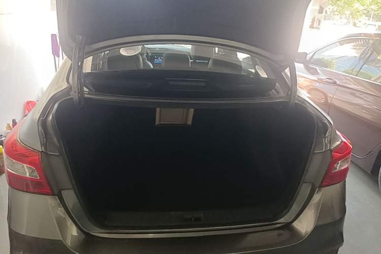 Used Nissan Sylphy 2019 1.6XV CVT Smart Connect Luxury Edition China VI Standard Trunk