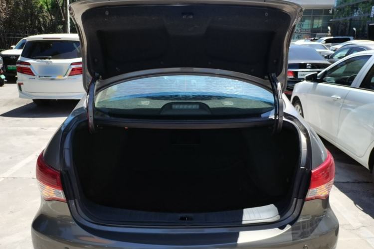 Used Nissan Sylphy 2019 Classic 1.6XE+ Manual SmartConnect Leading Edition Trunk