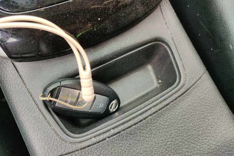 Used Nissan Sylphy 2019 1.6XV CVT Smart Connect Luxury Edition China VI Standard Vehicle Key