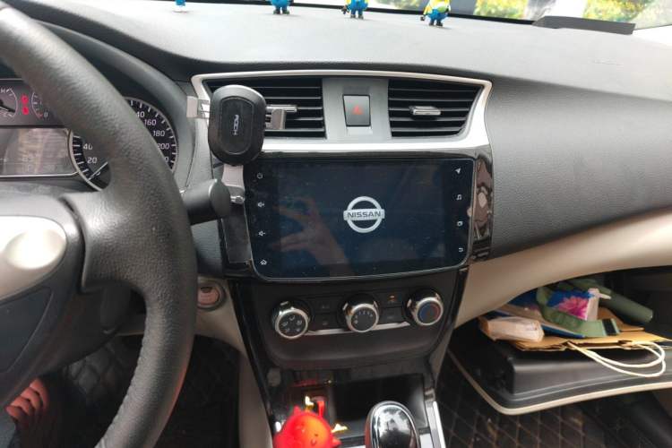 Used Nissan Sylphy 2019 1.6XV CVT Smart Connect Luxury Edition China VI Standard Audio And AC Panel