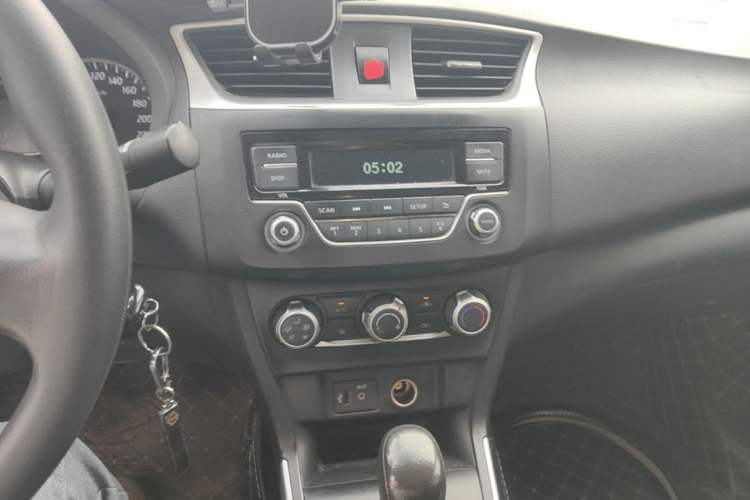Used Nissan Sylphy 2019 Classic 1.6XE CVT Comfort Edition Audio And AC Panel