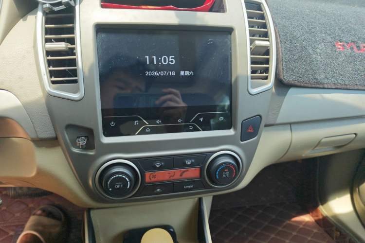 Used Nissan Sylphy 2019 Classic 1.6XE+ CVT Smart Connect Luxury Edition Audio And AC Panel