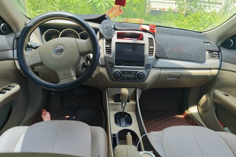 Used Nissan Sylphy 2019 Classic 1.6XE+ CVT Smart Connect Luxury Edition Center Console
