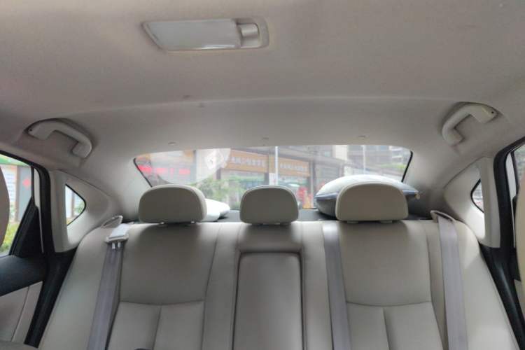 Used Nissan Sylphy 2019 1.6XV CVT Smart Connect Luxury Edition China VI Standard Headliner