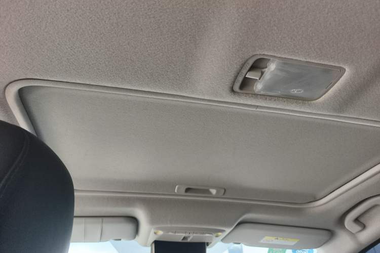 Used Nissan Sylphy 2019 1.6XV CVT Smart Connect Luxury Edition China VI Standard Headliner